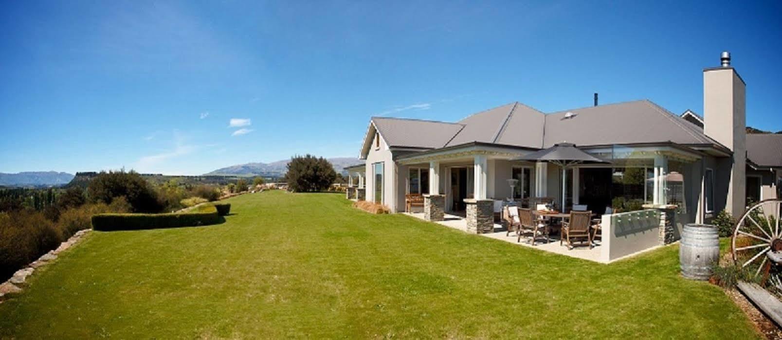 Riverview Terrace Wanaka Exterior photo